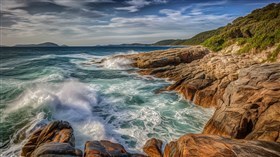 4K Rocky Shore Splash