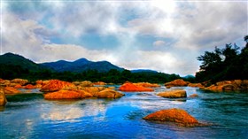 Colorful_Vietnam_River