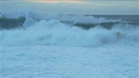 Iceland_Stormy_Surf