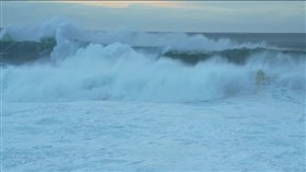 Iceland_Stormy_Surf