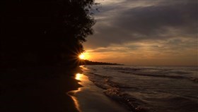 Golden_Sunset_Waves